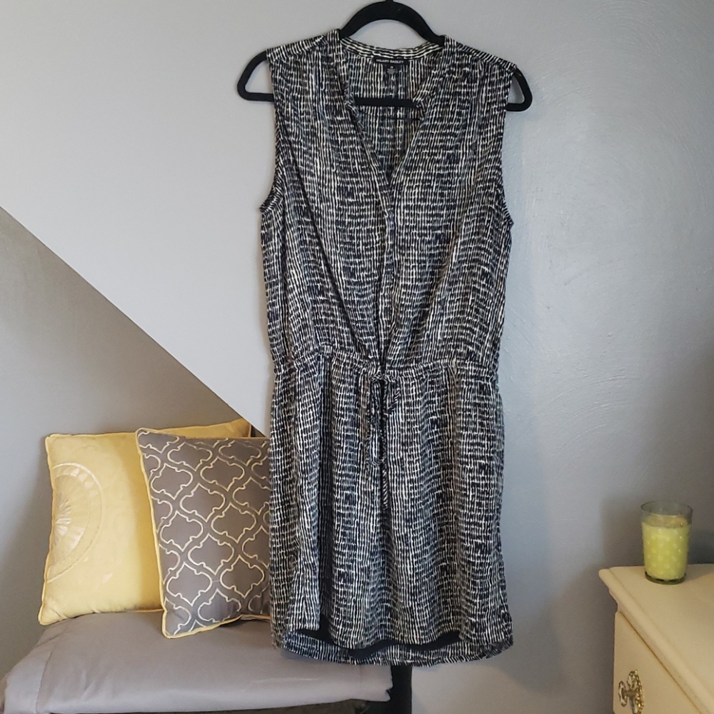 Sleeveless tunic dress